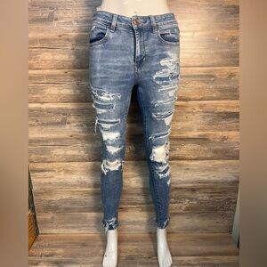 AE Next Level Stretch Hi-Rise Ripped Jegging in Medium Destroy EUC